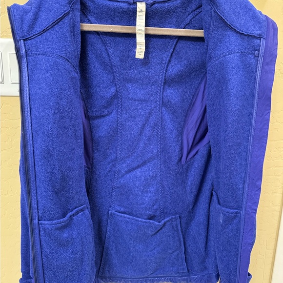 Lululemon Gust Buster Jacket. Women’s Size 10. Pigment Blue. - Picture 4 of 11